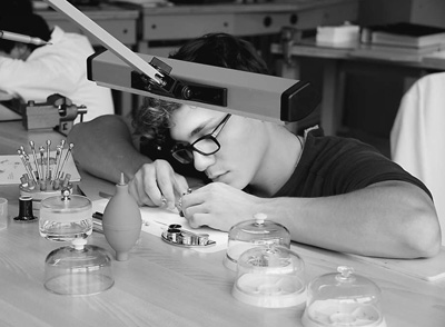 学徒制教育传承瑞士钟表业精髓